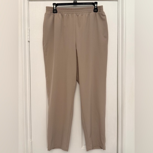 Simply Vera Vera Wang Pants - Simply Vera Vera Wang Women’s Beige Wide Leg Light Weight Pants- Size M